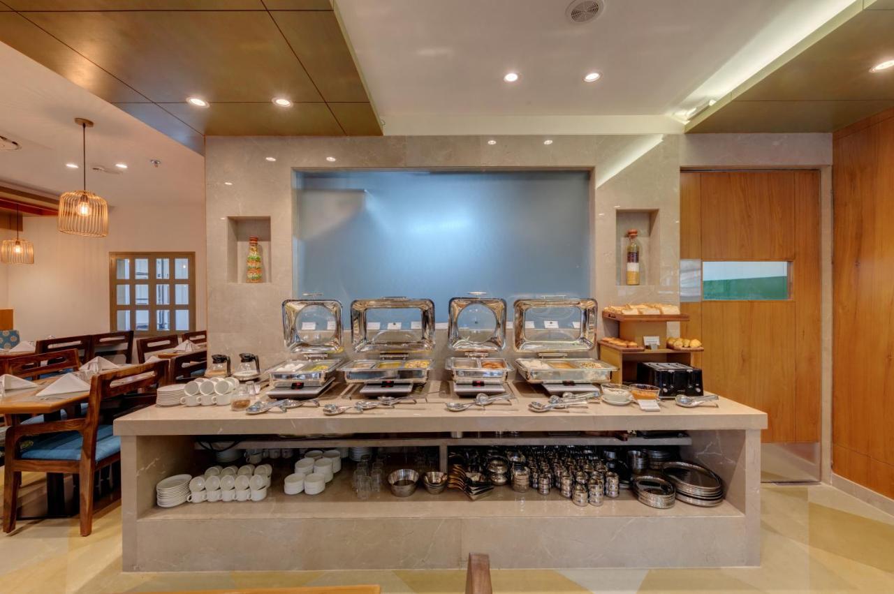 The Beacon Hotel Vadodara Exterior foto