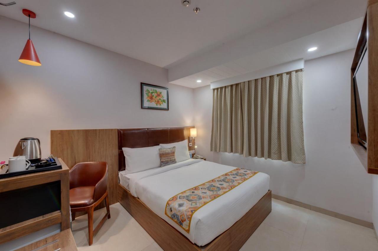 The Beacon Hotel Vadodara Exterior foto